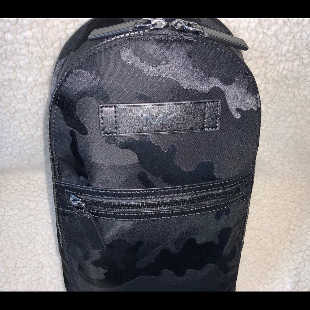 Kent Camouflage Jacquard Sling Pak